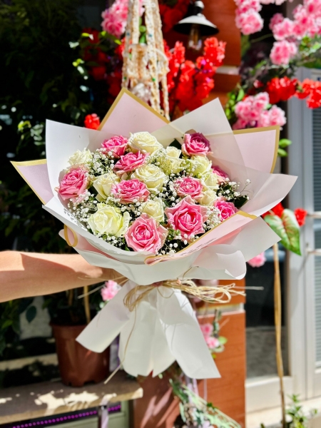 20 Pembe Beyaz Gül Buketi